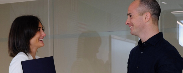 photo d'un expert-comptable et son client